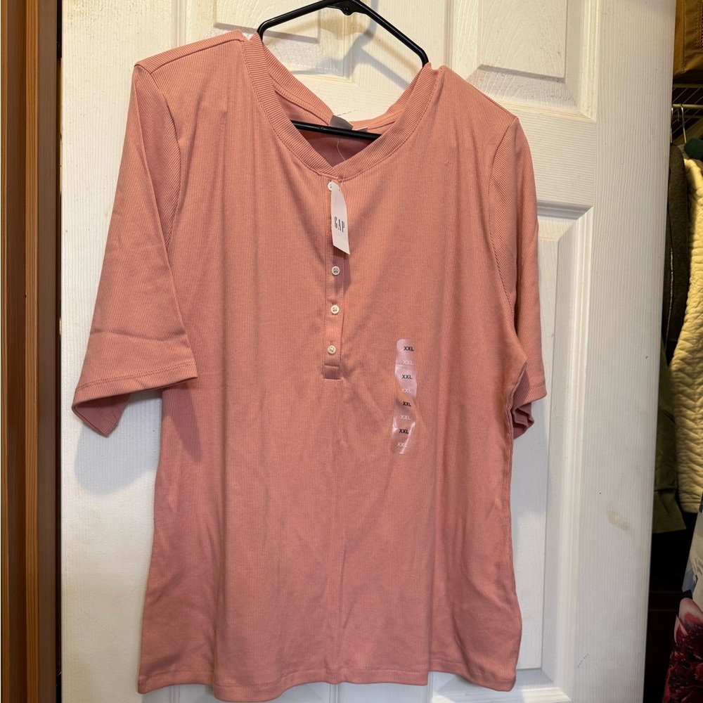 NWT Gap ribbed Henley tee